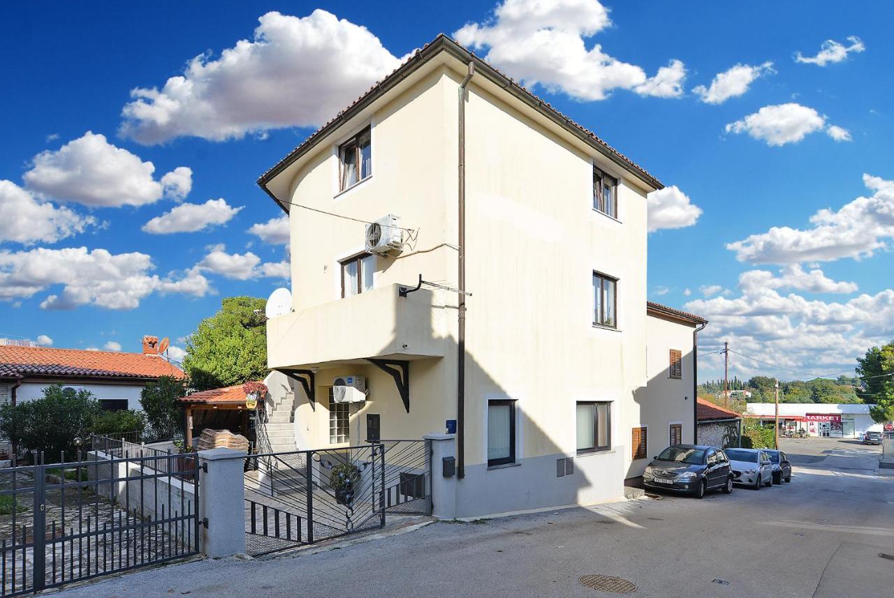 Apartments Jadranka 1279 Pomer Bagian luar foto