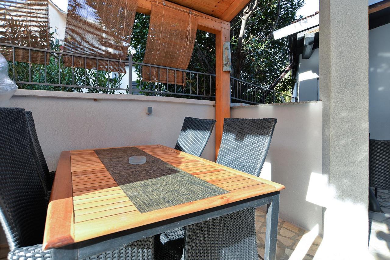 Apartments Jadranka 1279 Pomer Bagian luar foto