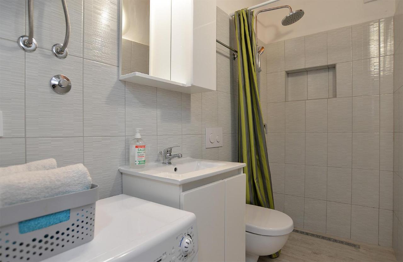 Apartments Jadranka 1279 Pomer Bagian luar foto