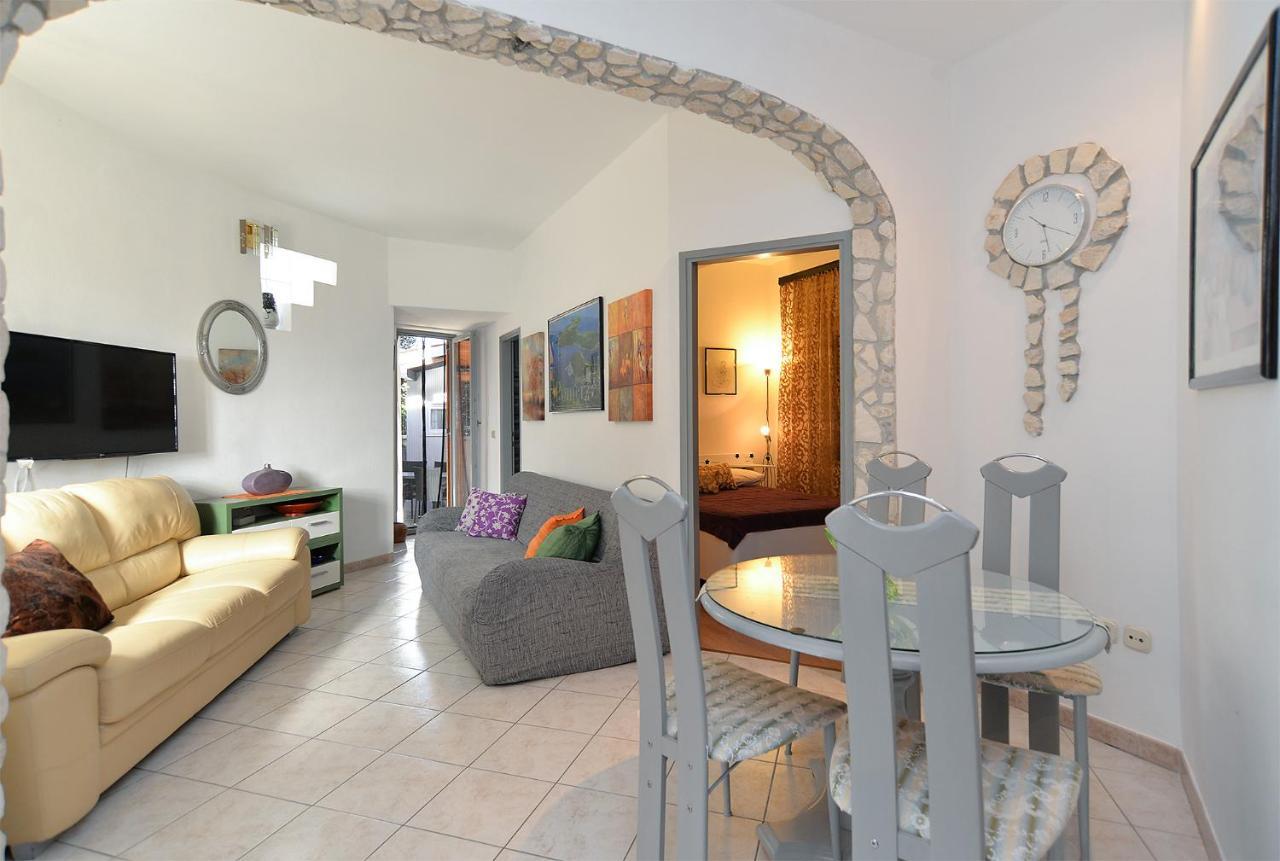 Apartments Jadranka 1279 Pomer Bagian luar foto