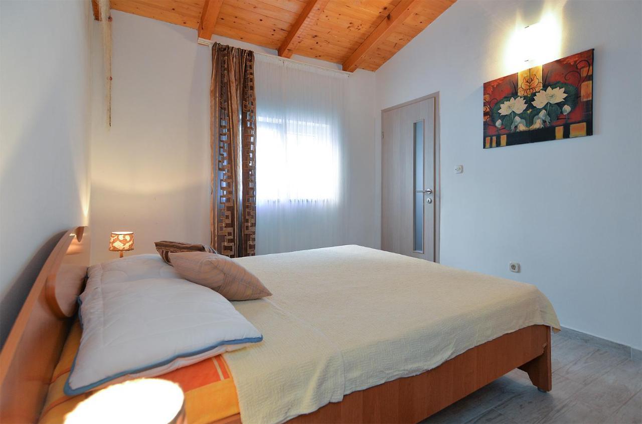 Apartments Jadranka 1279 Pomer Bagian luar foto