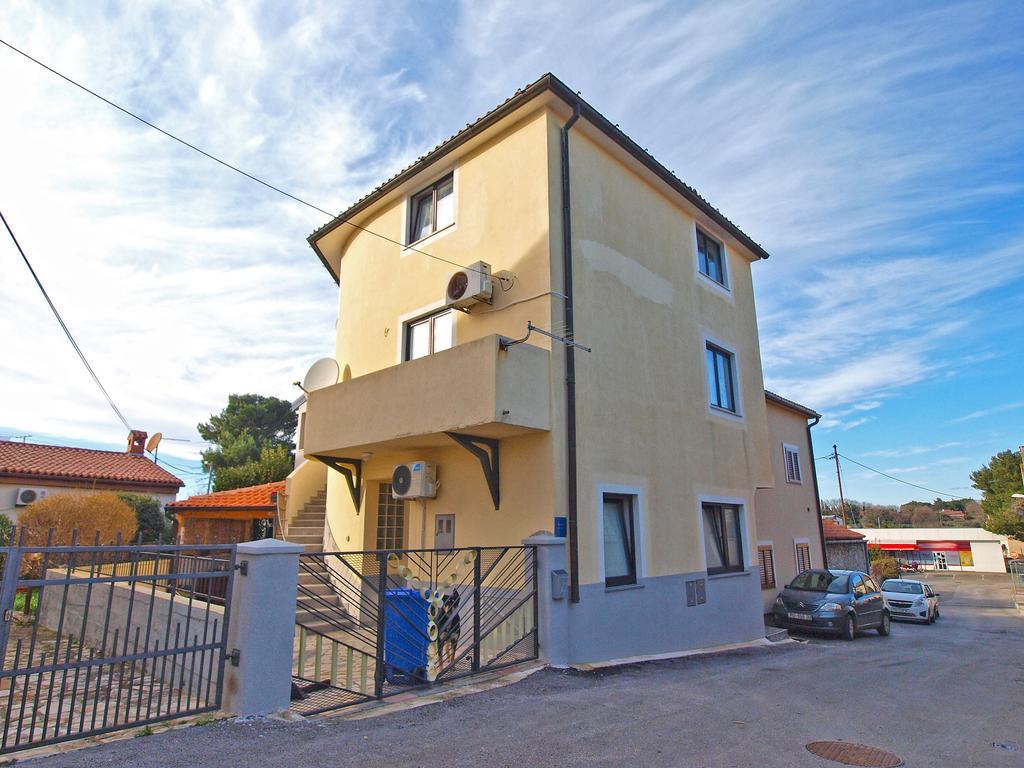 Apartments Jadranka 1279 Pomer Bagian luar foto